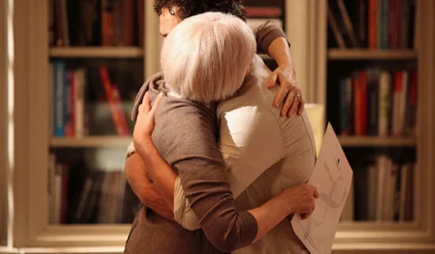 Filho é esfaqueado ao tentar defender a mãe durante assalto no AM