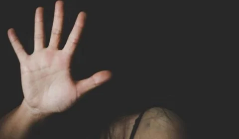 Homem agride companheira em via pública em município no Amazonas