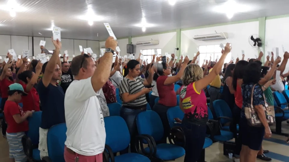 SINTEAM decide pelo fim da greve e encaminhará  proposta de aulas para a SEDUC