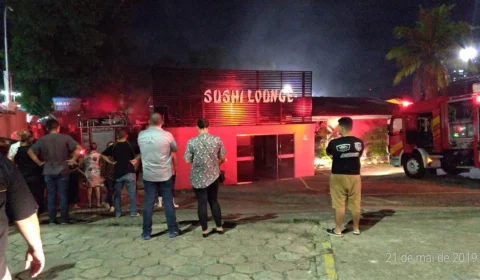 Restaurante sofre princípio de incêndio e bombeiros tiveram que ser acionados