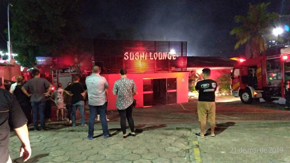 Restaurante sofre princípio de incêndio e bombeiros tiveram que ser acionados