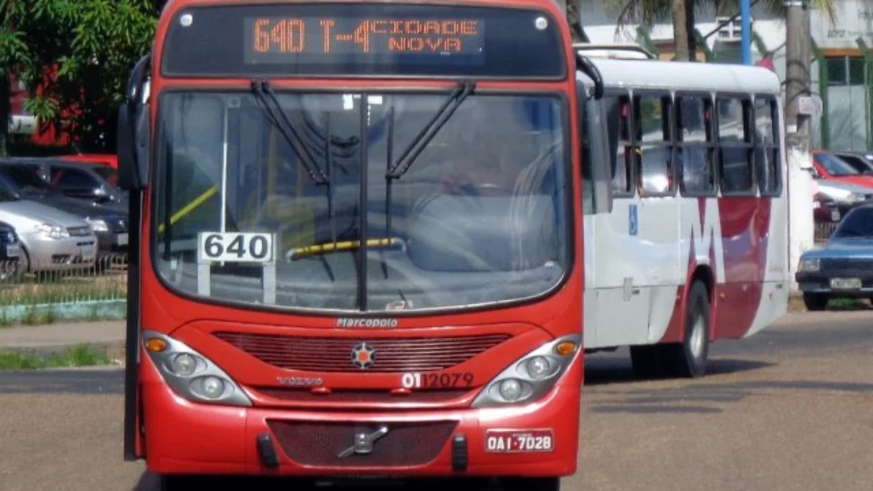 Ônibus da linha 640 é assaltado no Centro de Manaus