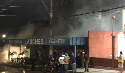 Princípio de incêndio em lanchonete assusta moradores do bairro Japiim