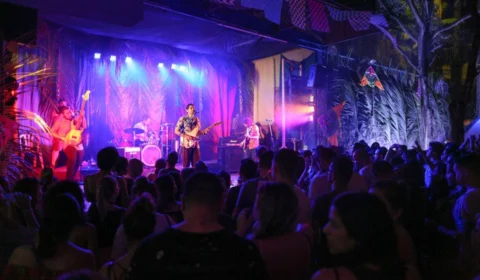 Alaídenegão comanda a sexta-feira cultural do Yara Hostel