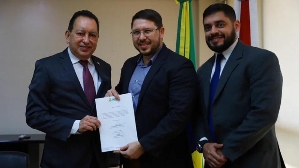 TJAM assina termo de migração da folha de pagamento de inativos para o Amazonprev