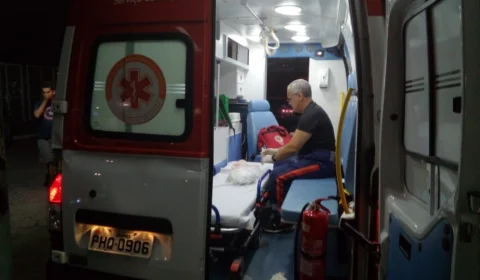 Mãe entra em trabalho de parto no estacionamento do Platão Araújo