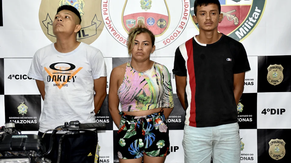 Casal e comparsa são presos suspeitos de furtar veículos em Manaus