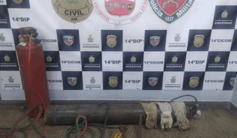 Assaltantes invadem posto de gasolina e mantêm funcionários reféns em Manaus