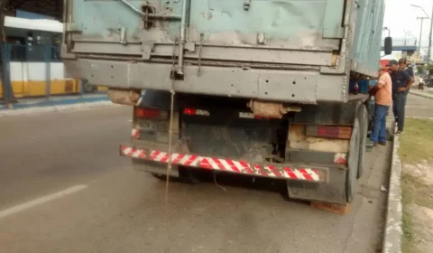 Mecânico morre esmagado enquanto fazia manutenção de caminhão na avenida Camapuã