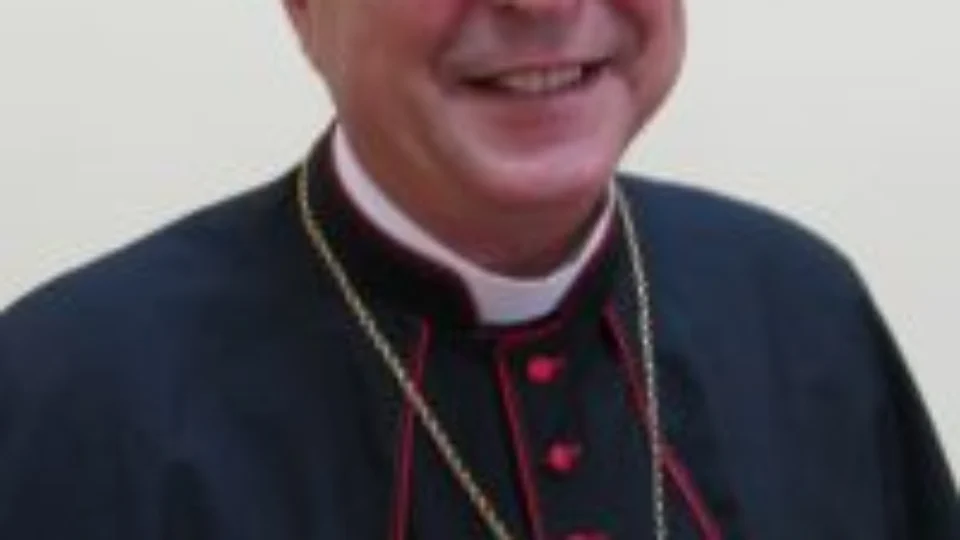 Arcebispo de Manaus entrega carta ao Papa sobre seu estado de saúde; entenda