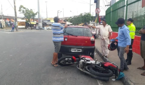 Acidente entre carro e moto deixa vítima lesionada na Bola do Produtor