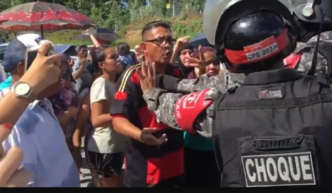 Familiares estão desesperados para saber quem são os mortos na rebelião do Compaj