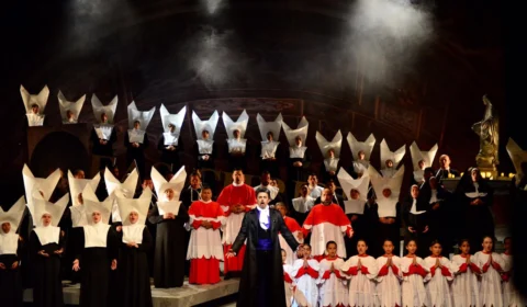 Espetáculo ‘Tosca’ se despede do 22º FAO, com teatro lotado em Manaus