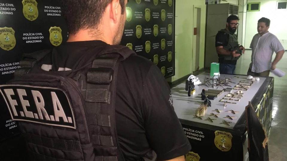 Bandidos armados com fuzil morrem durante troca de tiros com a polícia