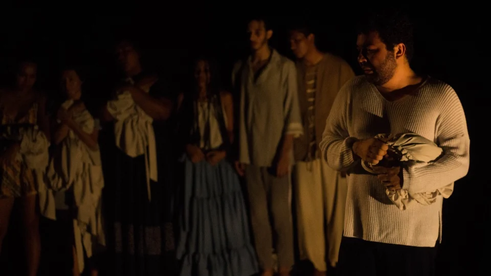 Espetáculo ‘Helena’ é apresentado na Usina Chaminé, neste sábado (25)