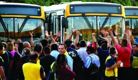 Greve de ônibus é descartada após reunião entre o sindicato e o MPT