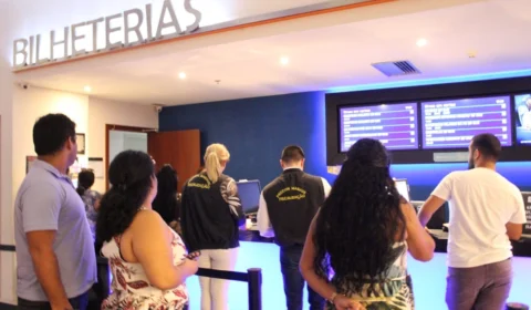 Procon notifica cinemas sobre cobrança indevida de taxa de conveniência