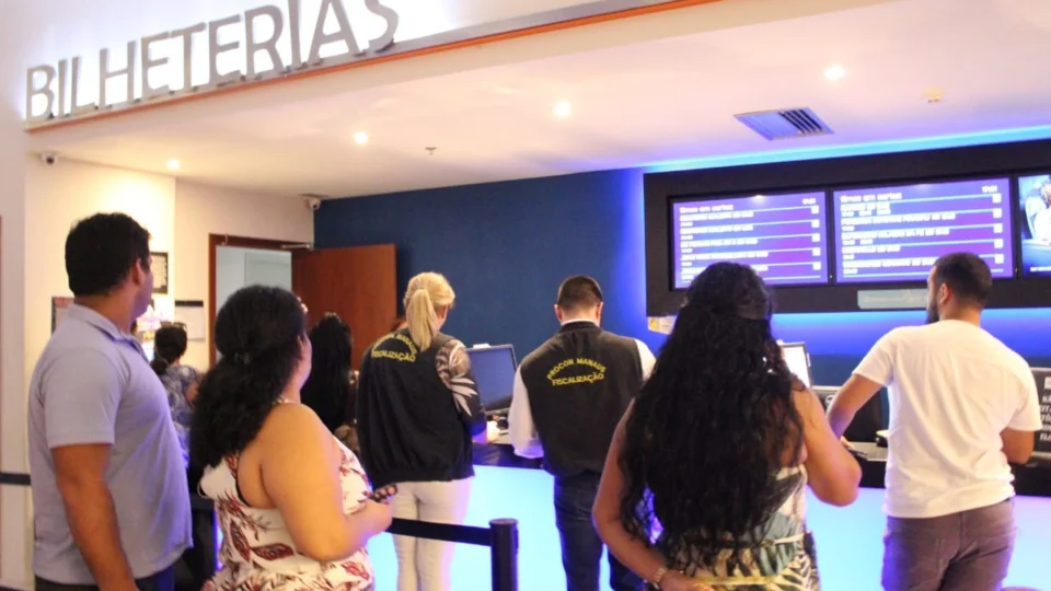 Procon notifica cinemas sobre cobrança indevida de taxa de conveniência