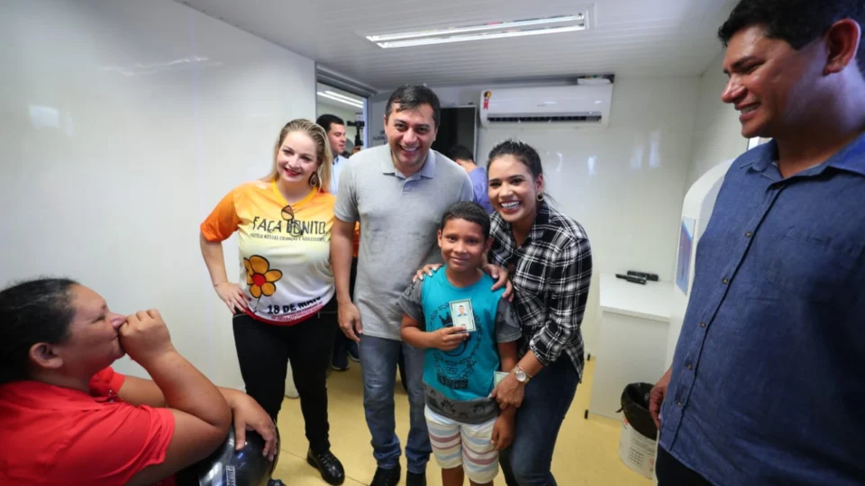 Em Parintins, Sejusc atende mais de 1.400 pessoas no Amazonas Presente