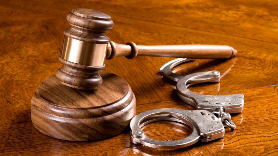 Condenado a 15 anos por homicídio, réu tem a prisão decretada em plenário