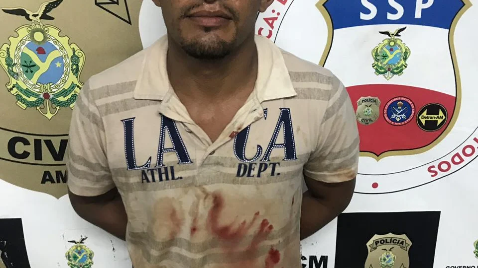 Homem é preso após tentar matar companheira a facadas na Zona Leste