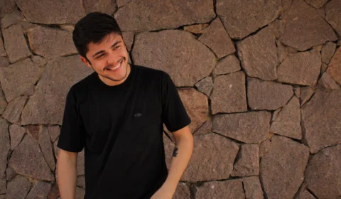 Santaella volta a Manaus após ser destaque em reality show musical