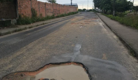 Falta de asfalto e buracos nas ruas do  Nova Cidade causam prejuízos aos moradores