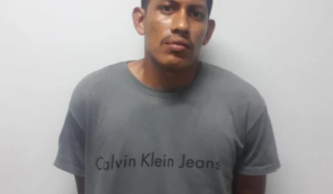 Foragido da Justiça é preso após uma abordagem em um microônibus em Manaus