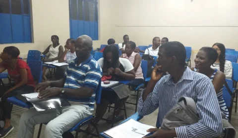 Venezuelanos e haitianos recebem auxílio do Cetam para qualificação profissional