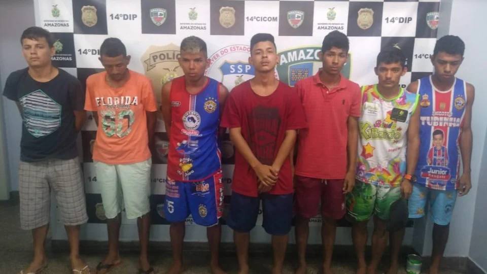 Sete são presos com drogas durante partida de futebol no São José