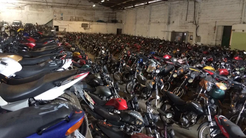 Compre veículos a preços baixos em leilão realizado pelo Detran no dia 25 deste mês