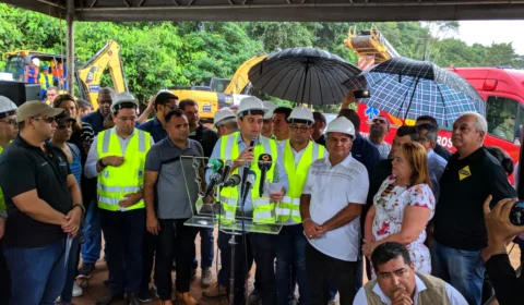 Governo do AM anuncia pacote com 117 obras em 55 municípios do estado