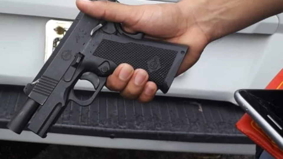 Tiroteio no Santa Etelvina aterroriza moradores; ao menos uma mulher foi presa