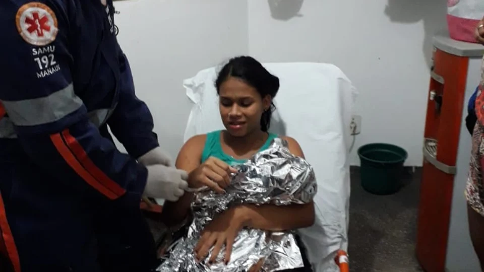 Mulher dar à luz em posto policial rodoviário com ajuda de PM’s no AM