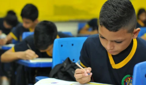 Olimpíada de Matemática leva 70 mil alunos às escolas da rede estadual em Manaus