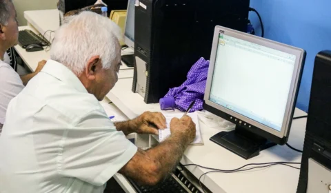 Cetam muda rotina de idosos com curso de informática