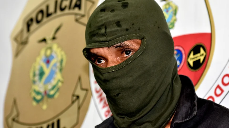 Homem de 55 anos é preso por estuprar as próprias filhas em Manaus