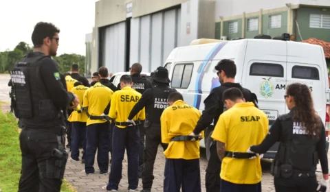 Mais 17 presos são transferidos para presídios federais