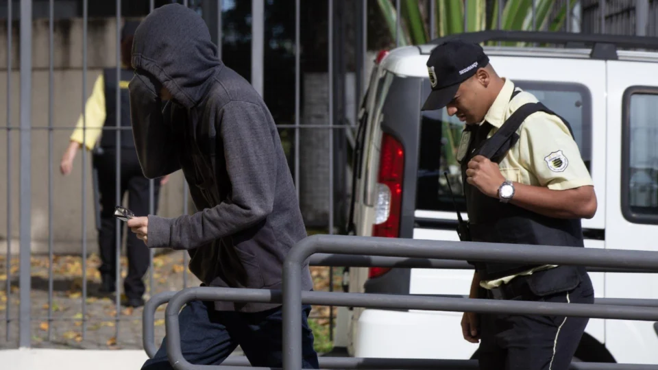 Adolescente é condenado por envolvimento no ataque de Suzano; dois homens foram presos