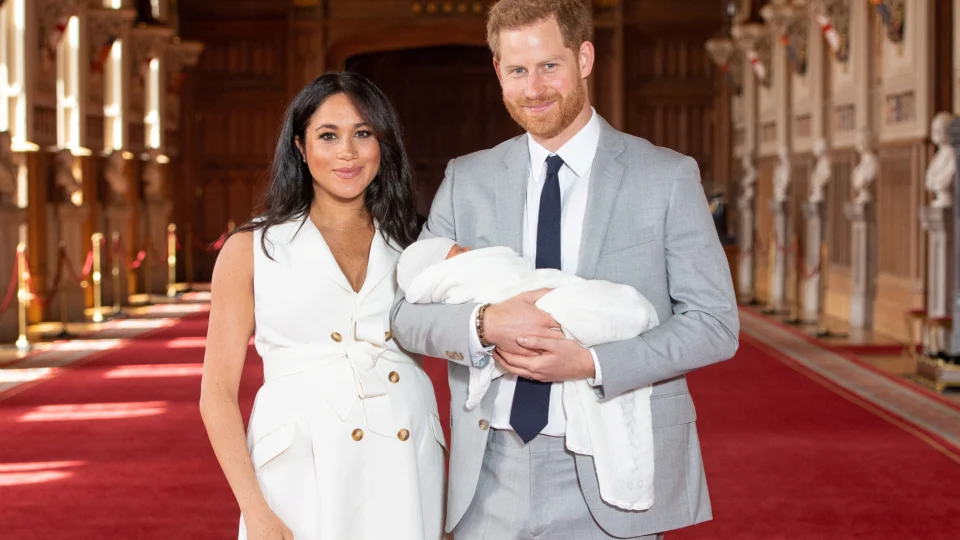 Confira o nome do filho do príncipe Harry e da duquesa  Meghan Markle