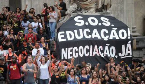 Sindicato dos professores e pedagogos de Manaus decide pelo fim da greve