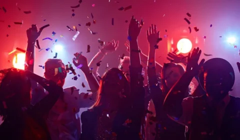 ‘Nudez’ é a nova moda em casas noturnas; entenda