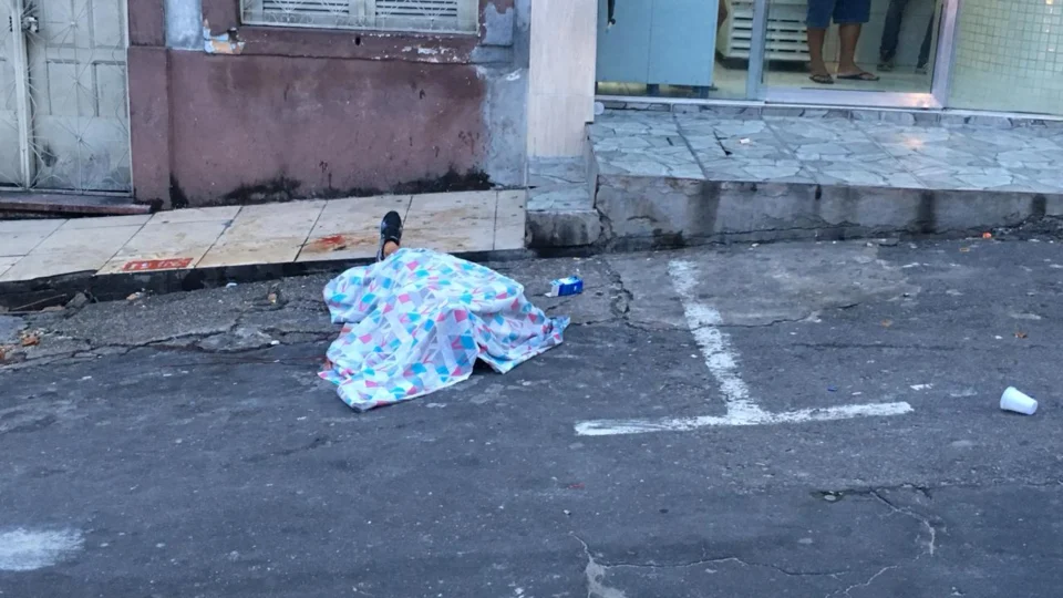 Homem é assassinado a tiros no Centro da cidade