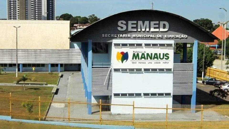 Professores e técnicos-administrativos da Semed rejeitam proposta da prefeitura de Manaus