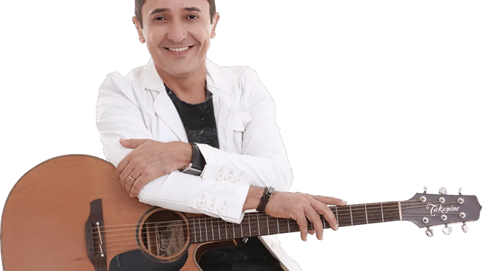 Tom Cleber faz show gratuito hoje em comemoração ao Dia das Mães em Manaus