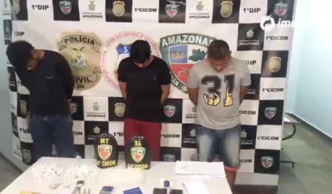 Homens são presos com drogas e material para o tráfico, no Centro de Manaus