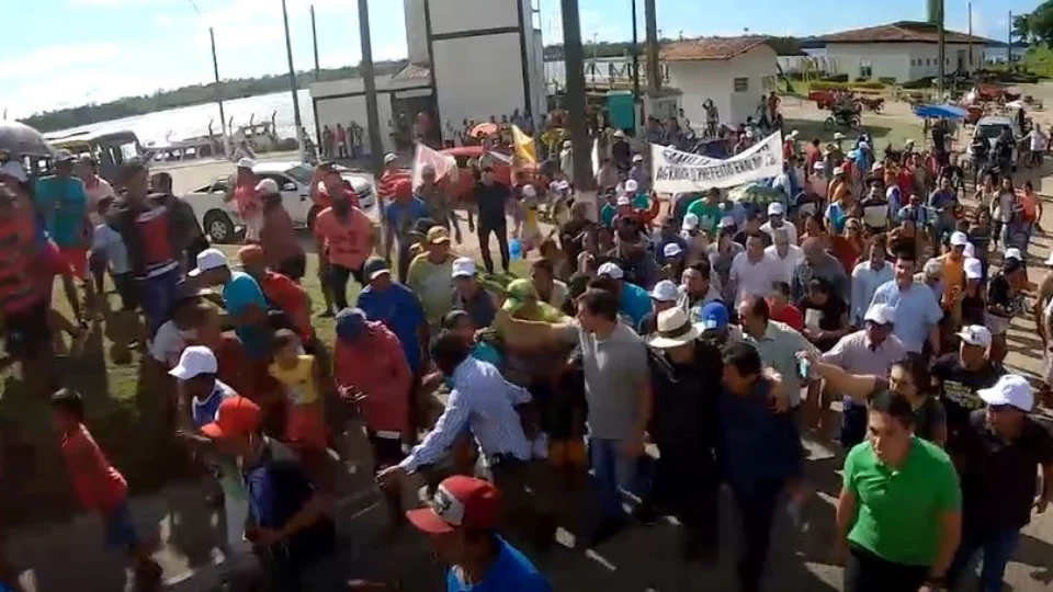 Vídeo: veja como o governador Wilson Lima é recebido no interior do AM em entrega de investimentos nos municípios