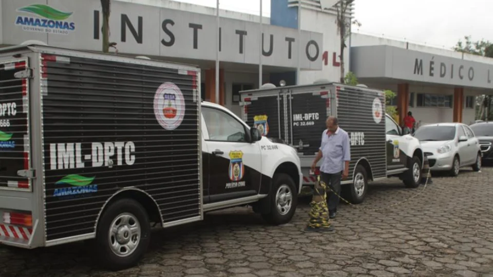 IML libera dois últimos detentos mortos em presídios após brigas em presídios do AM