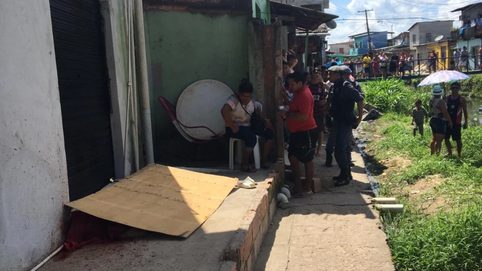 Homem é morto a tiros no bairro de Petropólis