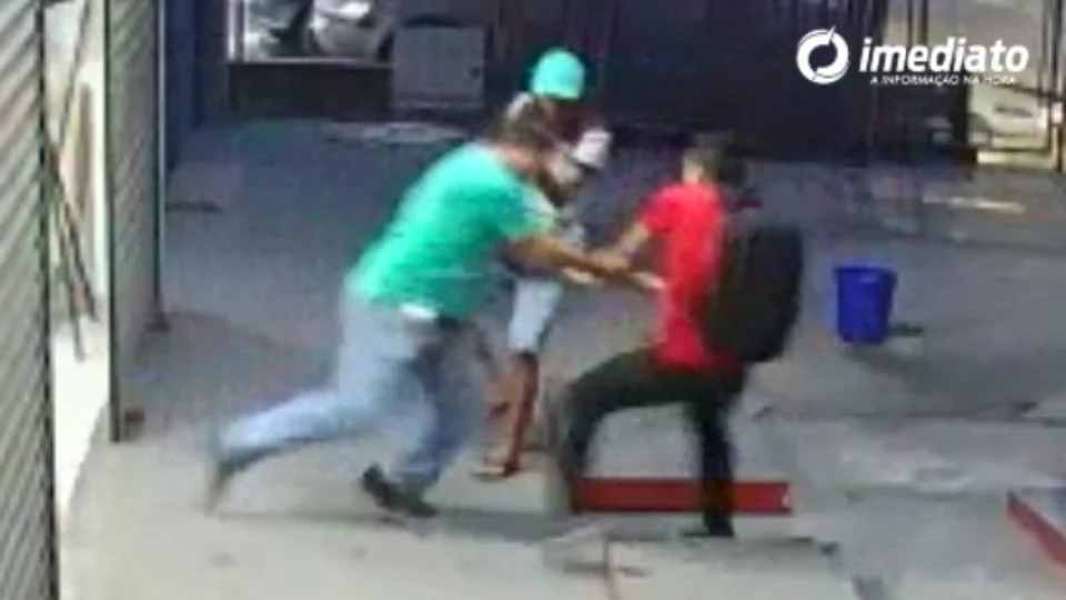 VÍDEO: veja o momento em que criminosos matam PM na zona Leste de Manaus